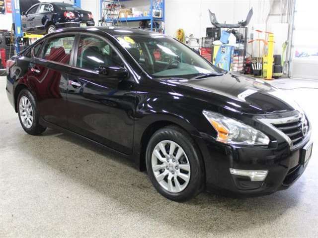 2014 Nissan Altima 2.5 S 4dr Sedan